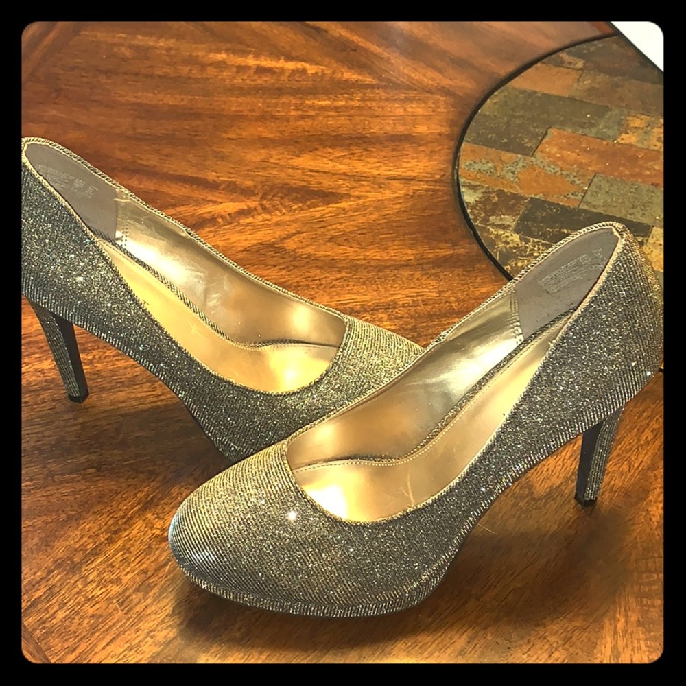 Sparkling high heels 👠
